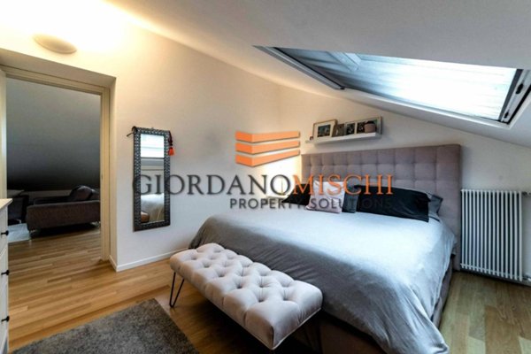 appartamento in vendita a Monza in zona Centro Storico