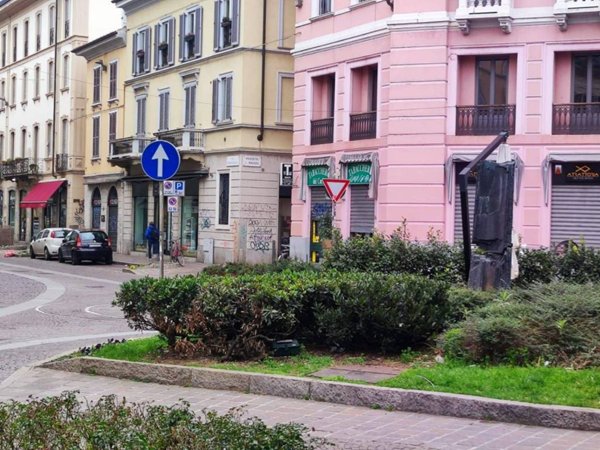 negozio in vendita a Monza in zona Centro Storico