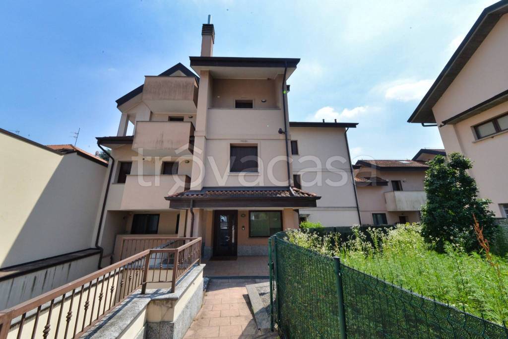 appartamento in vendita a Monza in zona Ospedale San Gerardo