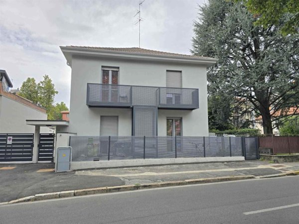 casa indipendente in vendita a Monza in zona Ospedale San Gerardo
