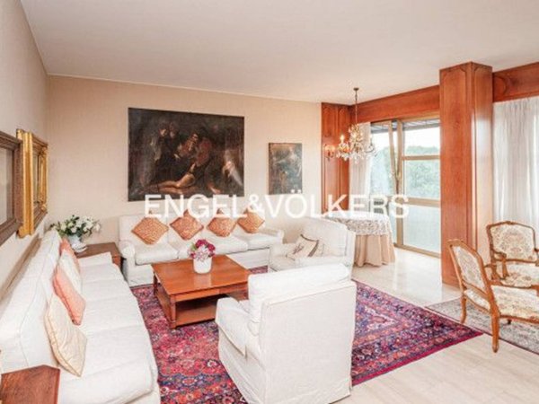 appartamento in vendita a Monza in zona Centro Storico