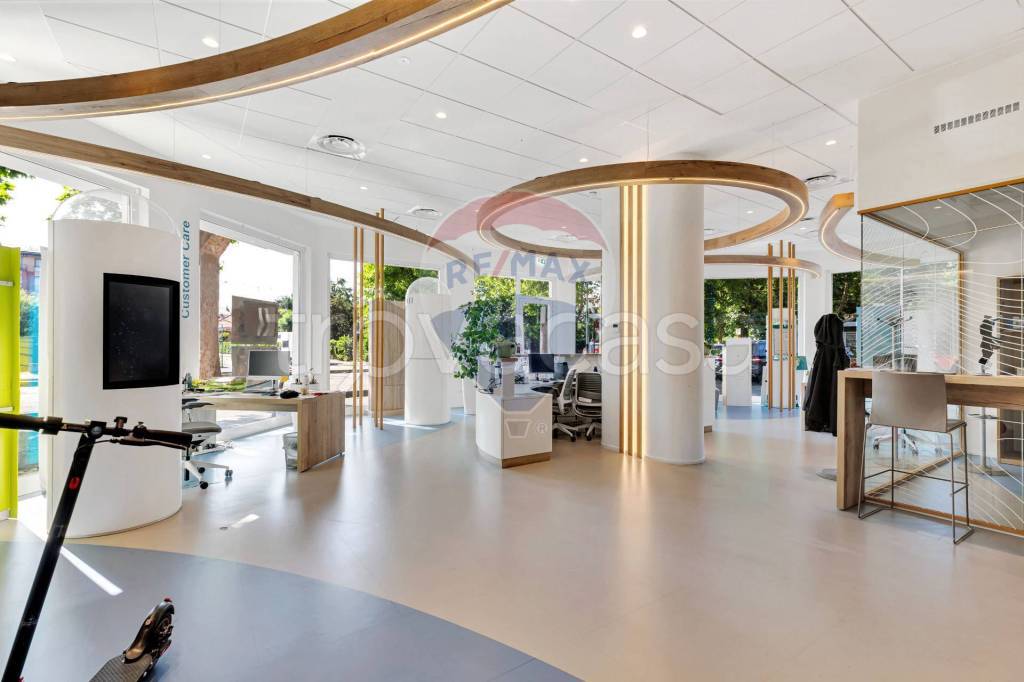 negozio in vendita a Monza