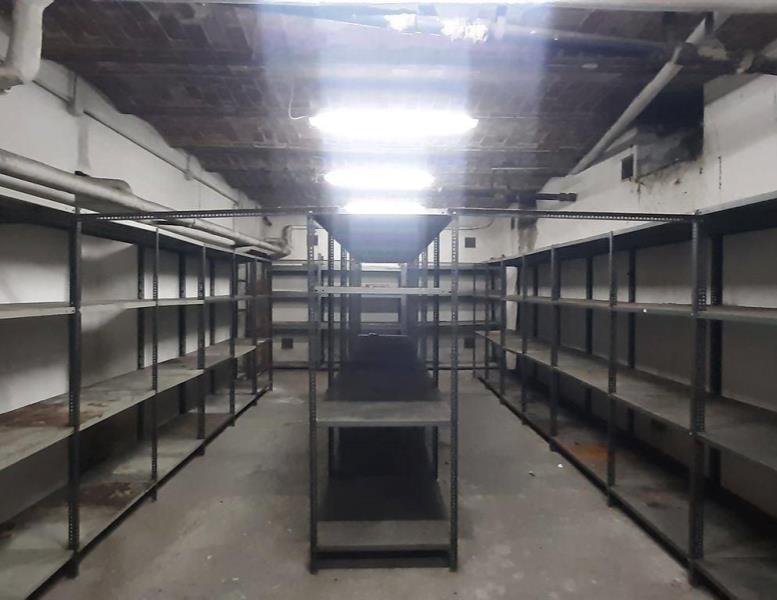 locale commerciale in vendita a Monza