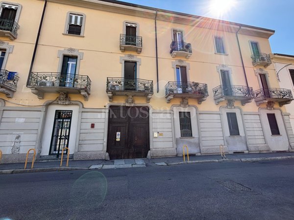 appartamento in vendita a Monza in zona Centro Storico