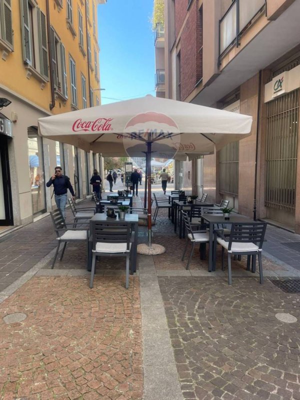 negozio in vendita a Monza in zona Centro Storico