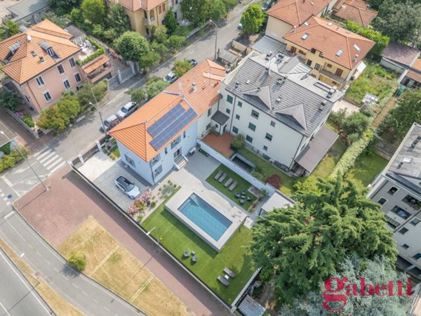 casa indipendente in vendita a Monza in zona Centro Storico