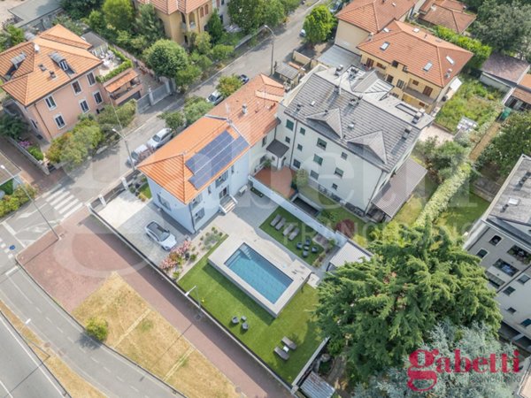 casa indipendente in vendita a Monza in zona Centro Storico
