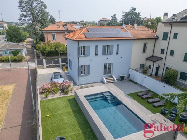 casa indipendente in vendita a Monza in zona Centro Storico