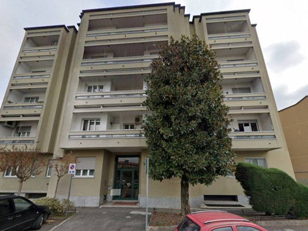 appartamento in vendita a Monza in zona Centro Storico