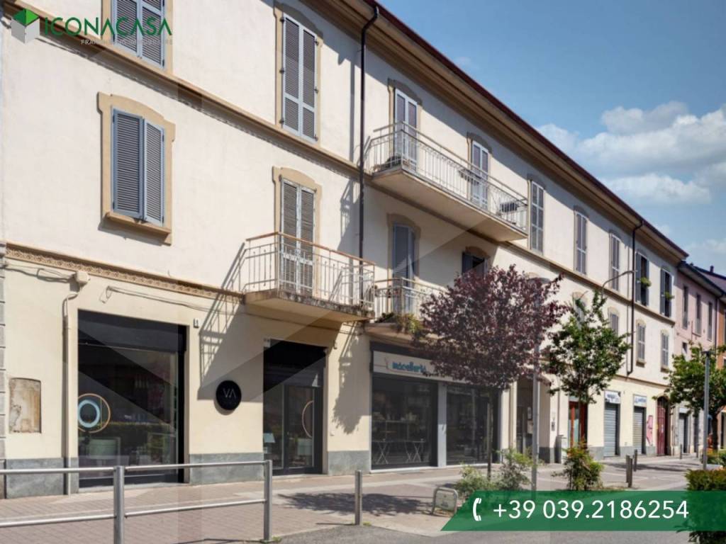 appartamento in vendita a Monza in zona Centro Storico