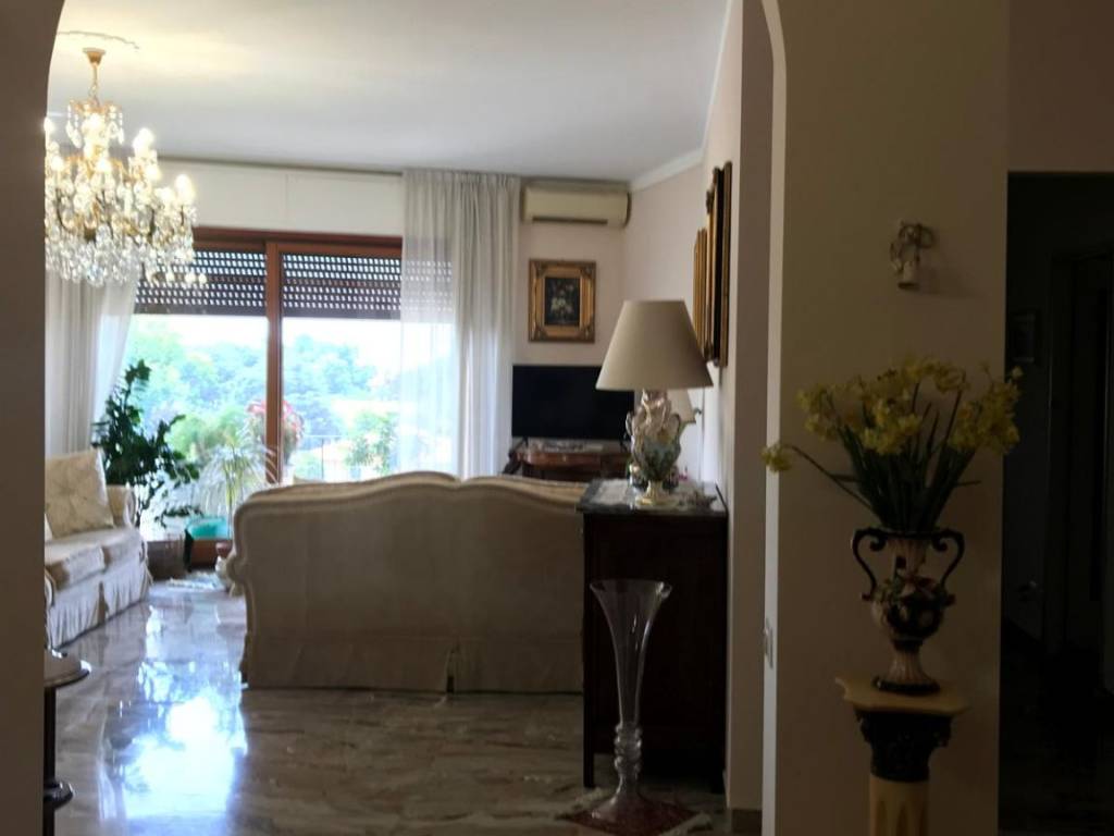 appartamento in vendita a Monza in zona Ospedale San Gerardo