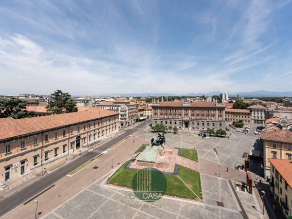 appartamento in vendita a Monza in zona Centro Storico