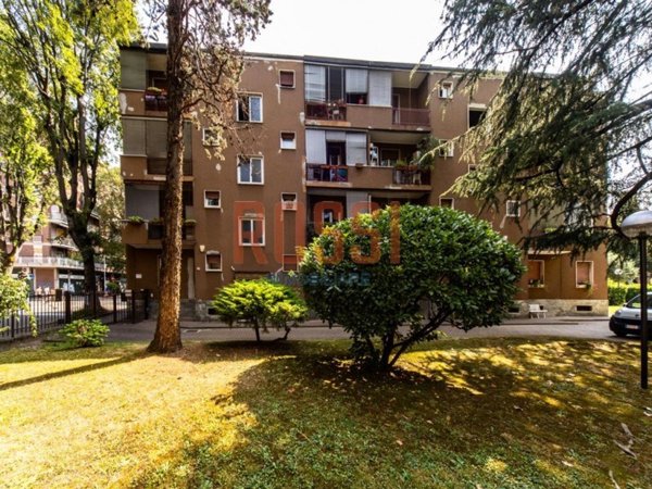 appartamento in vendita a Monza in zona Centro Storico