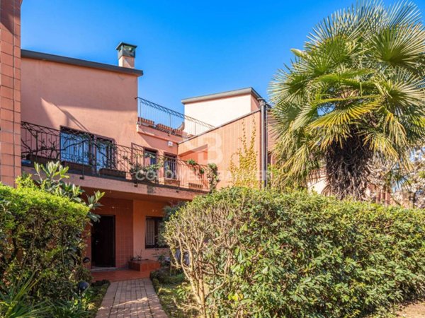 casa indipendente in vendita a Monza