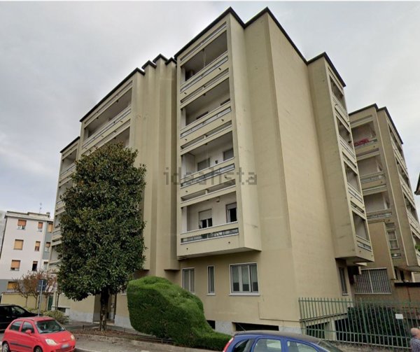 appartamento in vendita a Monza in zona Centro Storico