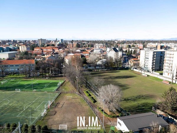 appartamento in vendita a Monza in zona Centro Storico