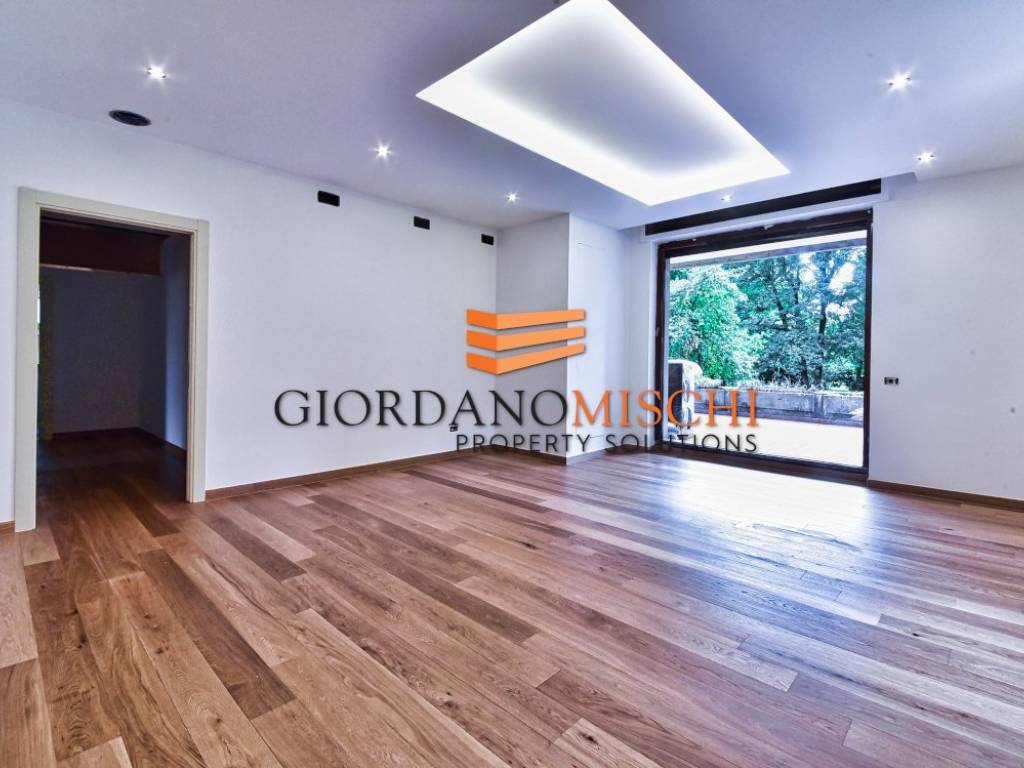 appartamento in vendita a Monza in zona Centro Storico