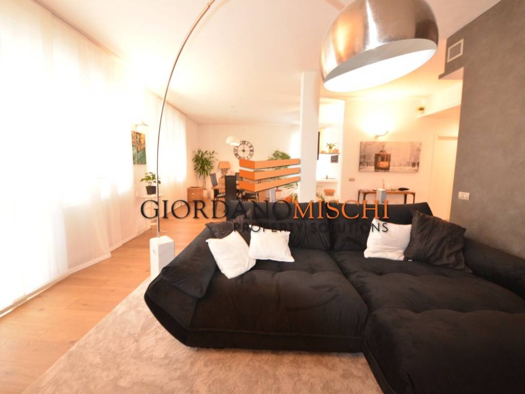 casa indipendente in vendita a Monza in zona Centro Storico