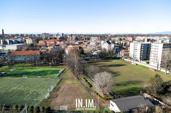 appartamento in vendita a Monza in zona Centro Storico