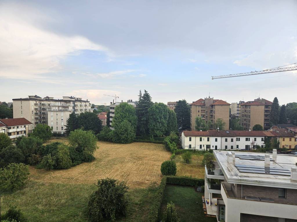 appartamento in vendita a Monza in zona Ospedale San Gerardo