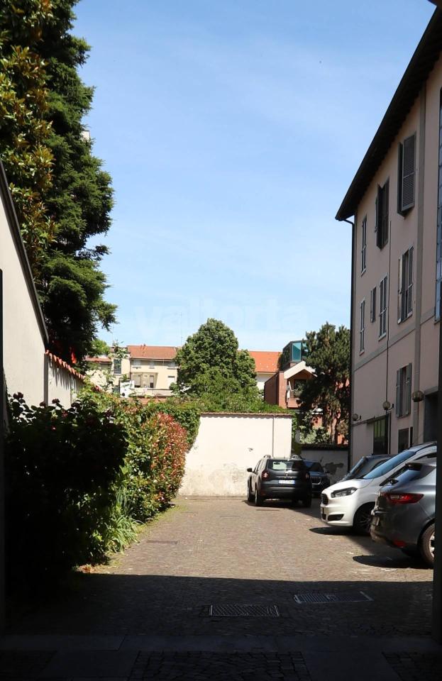 appartamento in vendita a Monza in zona Centro Storico