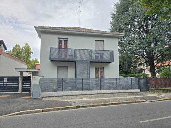 appartamento in vendita a Monza in zona Ospedale San Gerardo