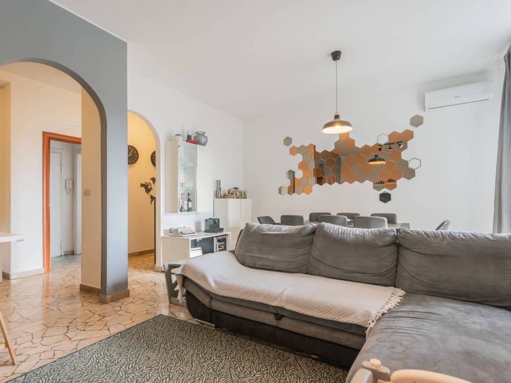 appartamento in vendita a Monza in zona Centro Storico