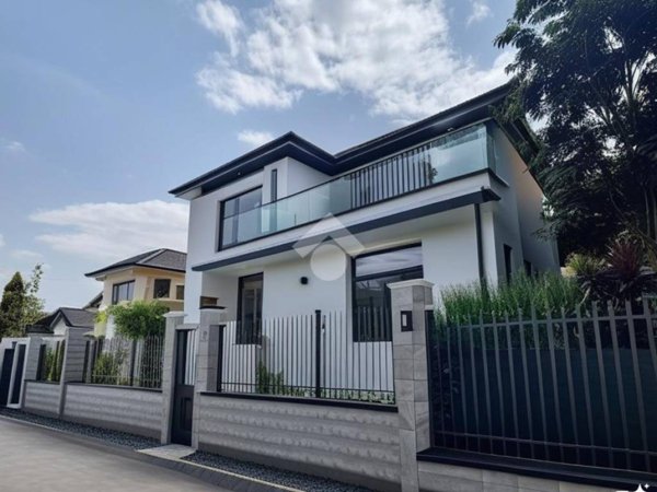 casa indipendente in vendita a Monza