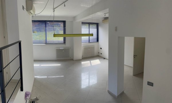 appartamento in vendita a Monza in zona Centro Storico