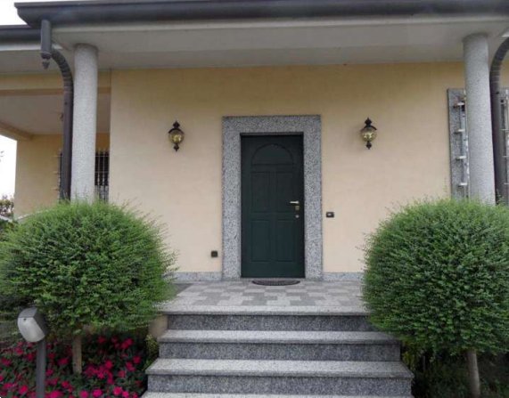 casa indipendente in vendita a Monza
