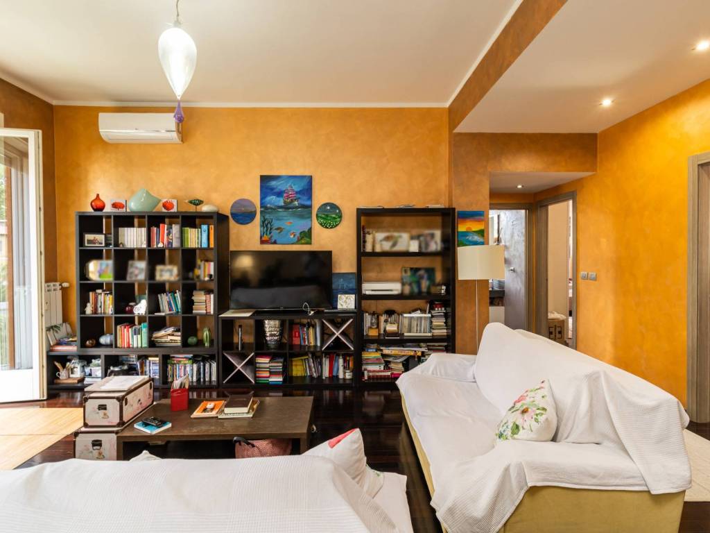 appartamento in vendita a Monza in zona Centro Storico