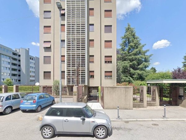 negozio in vendita a Monza