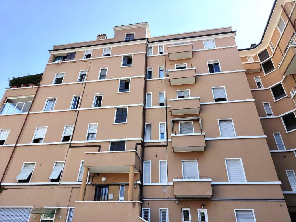appartamento in vendita a Monza in zona Centro Storico