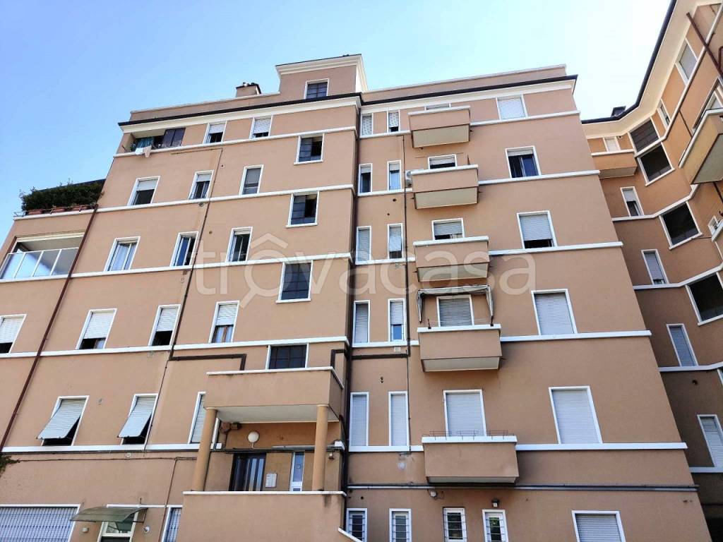 appartamento in vendita a Monza in zona Centro Storico