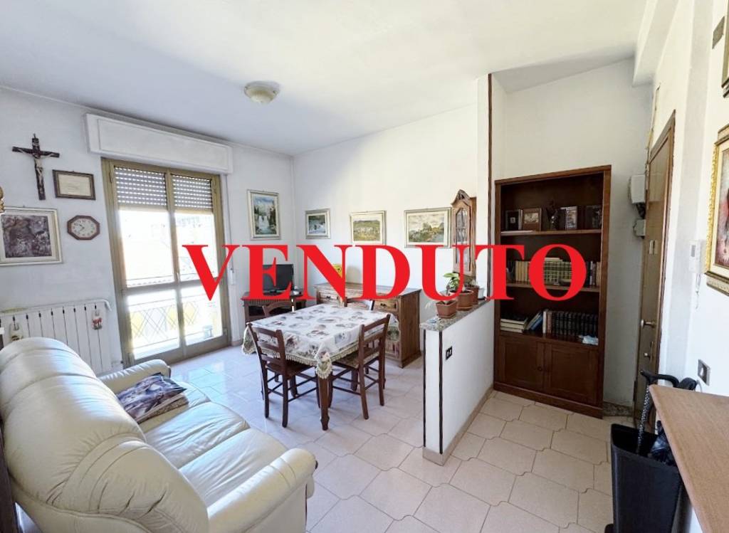 appartamento in vendita a Monza in zona Centro Storico