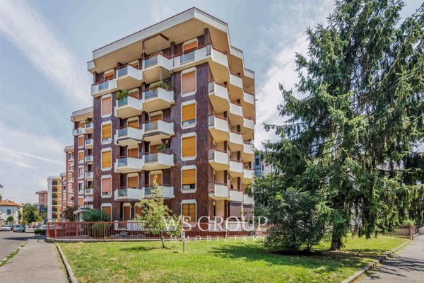 appartamento in vendita a Monza in zona Centro Storico