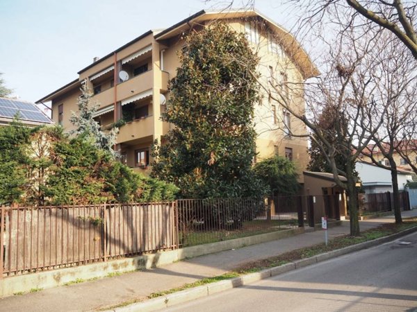 appartamento in vendita a Monza in zona Ospedale San Gerardo