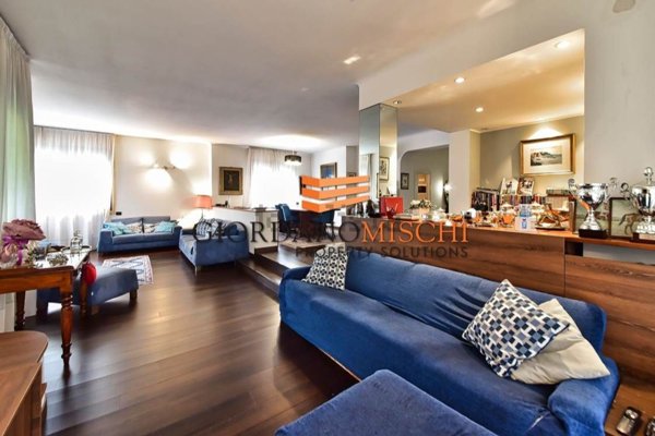 appartamento in vendita a Monza in zona Centro Storico