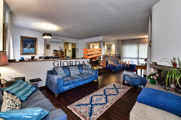 appartamento in vendita a Monza in zona Centro Storico