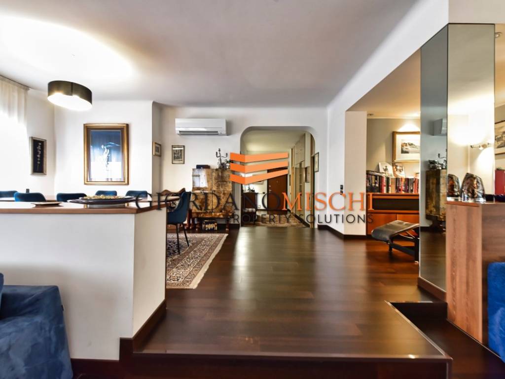 appartamento in vendita a Monza in zona Centro Storico