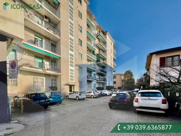 appartamento in vendita a Monza in zona Centro Storico