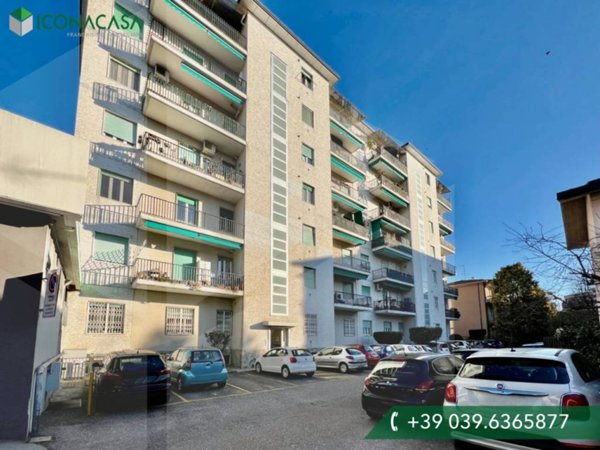 appartamento in vendita a Monza in zona Centro Storico