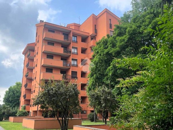 appartamento in vendita a Monza in zona Ospedale San Gerardo