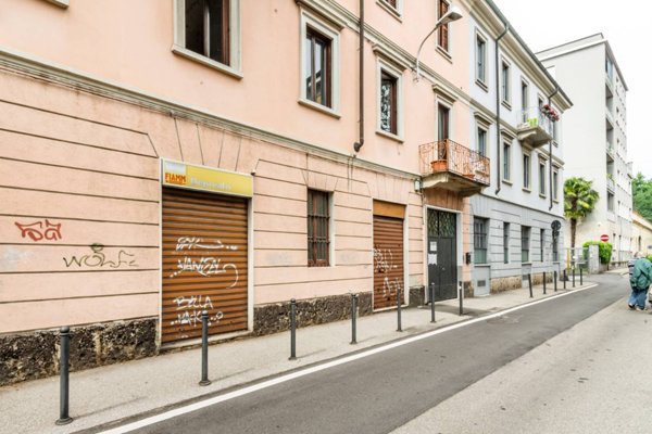 locale commerciale in vendita a Monza