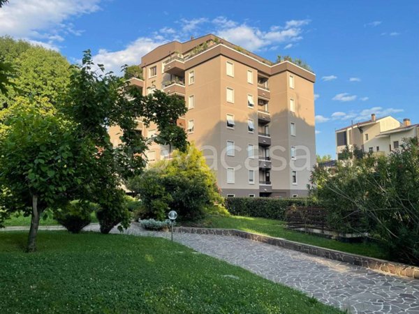 appartamento in vendita a Monza in zona Centro Storico