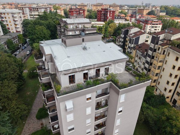 appartamento in vendita a Monza in zona Centro Storico