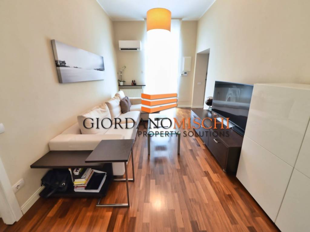 appartamento in vendita a Monza in zona Centro Storico
