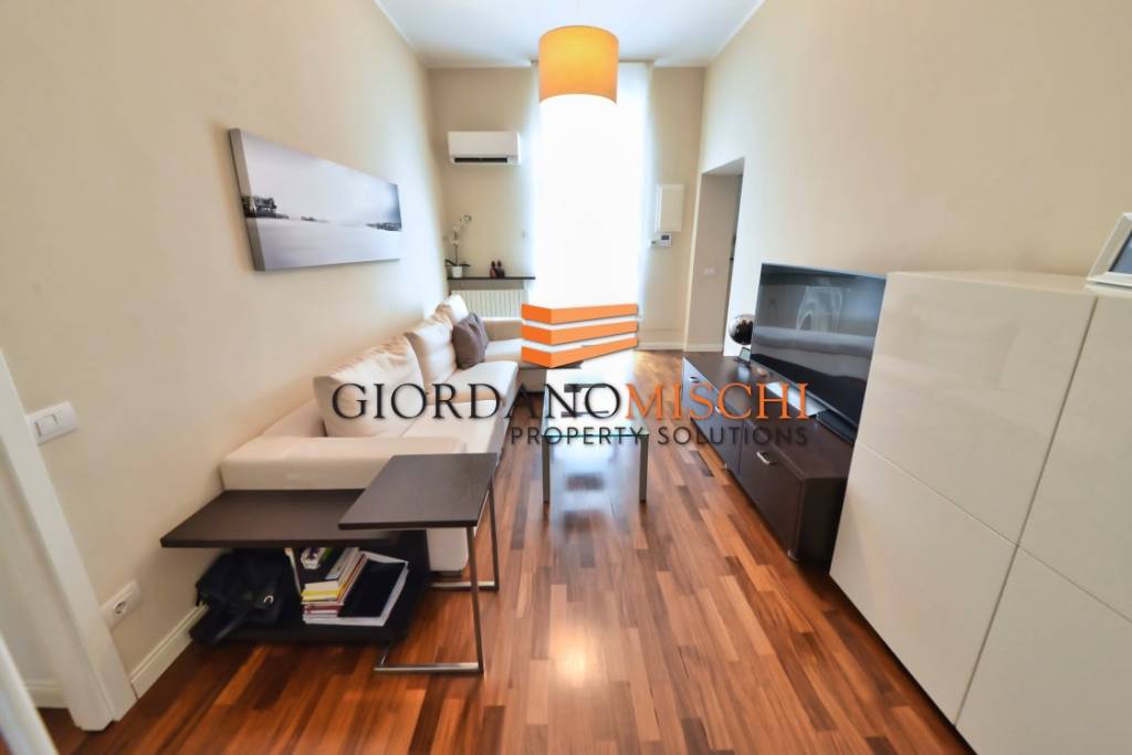 appartamento in vendita a Monza in zona Centro Storico