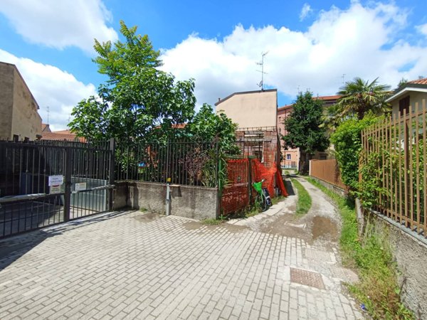 casa indipendente in vendita a Monza