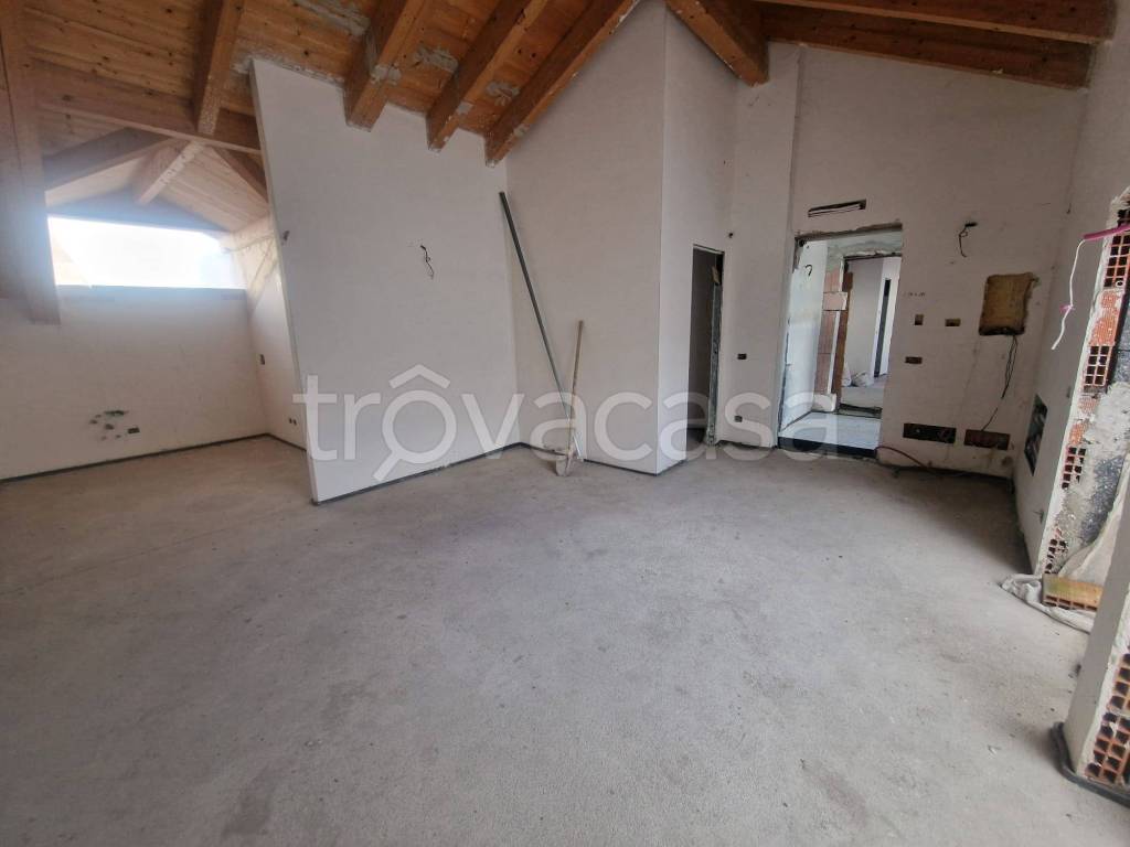 appartamento in vendita a Monza in zona Centro Storico